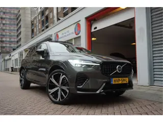 Volvo XC60 2.0 T6 Plug-in hybrid AWD Ultra Black Edition R-Design | Panoramadak | Trekhaak | 360 cam