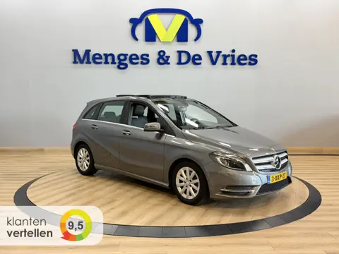 Mercedes-Benz B-Klasse 180 Ambition Airco | Panoramadak | Xenon | Trekhaak | Stoelverwarming | Parke