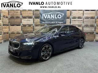 BMW I5 EDrive40 84 kWh Pro B&W M-Sport Pano iconic grill LED Navi Memory 19"LM