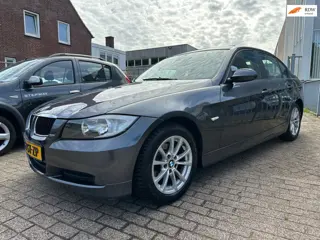 BMW 3-serie 318i High Executive * AUTOMAAT * NETTE AUTO *