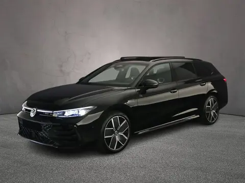 Volkswagen Passat Variant R-Line Edition 1.5 TSI eHybrid 272pk DSG Automaat Trekhaak, Black Style, P