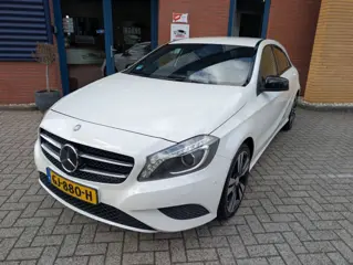 MERCEDES-BENZ A-KLASSE 180 PRESTIGE, PDC V+A, Stoelverw, Navi, Achteruitrijcamera