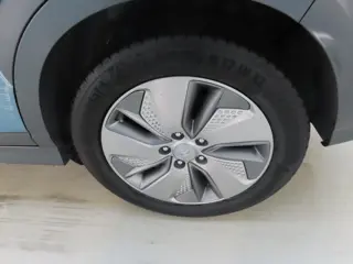 Foto 15 van Hyundai Kona EV Comfort 64 kWh FASE 3|SOH 100%