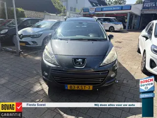 Peugeot 207 SW 1.6 VTi XS Auto met een automaat en panorama dak en digitale airco en cruise controle