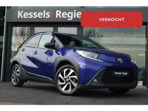 Toyota Aygo X 1.0 VVT-i Bi-Tone | Adaptive | Stoelverwarming | Camera | CarPlay | 17” | DAB