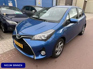 Toyota Yaris 1.5 Hybrid Aspiration sep-2014 Facelift model Zeer nette Yaris met alle boekjes en NAP.