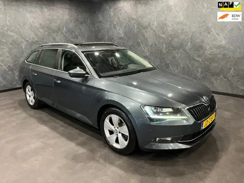 Skoda Superb Combi 1.6 TDI DSG AUTOMAAT FACELIFT PANO NAP LED XENON