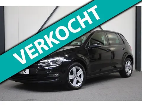 Volkswagen Golf 1.2 TSI Highline l Parkeerassistent l PDC V+A l Stoelverwarming