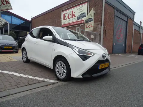 Toyota Aygo 1.0 VVT-i x-play (bj 2019)