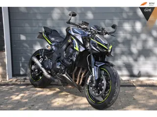Kawasaki Z 1000 R Akrapovic Öhlins en Brembo Z1000R