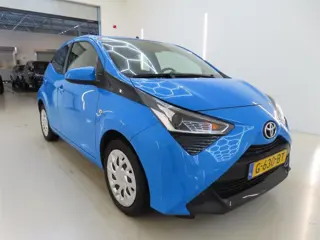 Toyota Aygo 1.0 VVT-i x-Play Lim! 1e Eig! Camera! Carplay! VERWACHT!!
