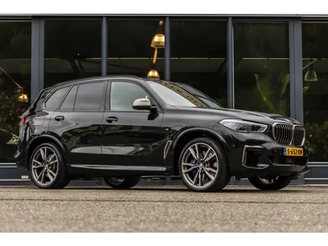 BMW X5 M50i High Executive Dealer onderhouden (bj 2022)