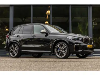 BMW X5 M50i High Executive Dealer onderhouden (bj 2022)