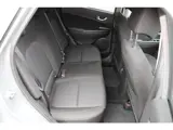 Foto 22 van Hyundai Kona 1.6 GDI HEV Fashion Hybrid Automaat Airco Navi Camera Carplay 42dkm Nieuwstaat