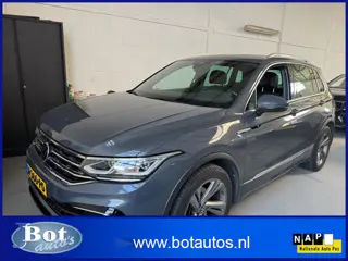 Volkswagen Tiguan 1.5 TSI R-Line Business+ ECC / CRUISE / NAVI / SENSOREN V+A / TREKHAAK / EL. KANTE