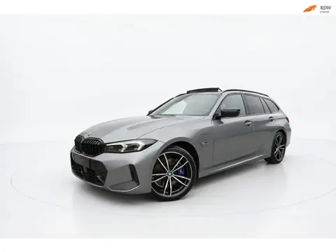 BMW 3-serie Touring 330e M SPORT PANO SFEER CAM HEAD UP