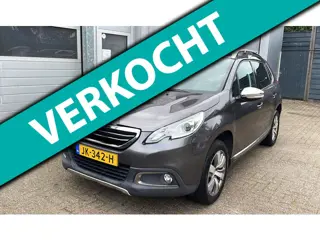 Peugeot 2008 1.2 PureTech Allure-Navi-Leder-Panoram-Trekhaak