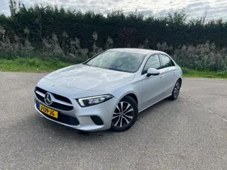 Mercedes-Benz A-klasse 180 d SPORT WIDE SCREEN LED CARPLAY NAVI ECC