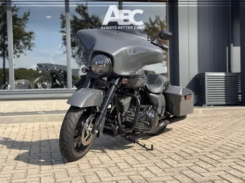 Harley-Davidson 103 FLHX Street Glide (bj 2012)