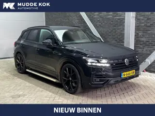 Volkswagen Touareg 3.0 TSi eHybrid 4MOTION R | Luchtvering | Panoramadak | Trekhaak | 360° Camera | 
