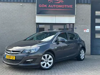 Opel Astra 1.4 Turbo Blitz / 1Ste eigenaar / Navi / PDC / Airco / NWe APK / Cruise Control / NAP