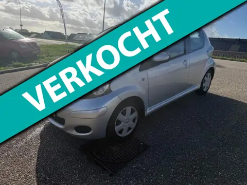 Toyota Aygo 1.0-12V Access Airco Onderhouden Elek.pakket Parrot