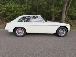 MG B 1.8 GT (bj 1969)