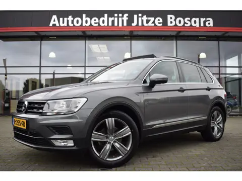 Volkswagen Tiguan 1.4 TSi Connected Series Panoramadak | Full Map Navi | Virtual | Telefonie | Trekh