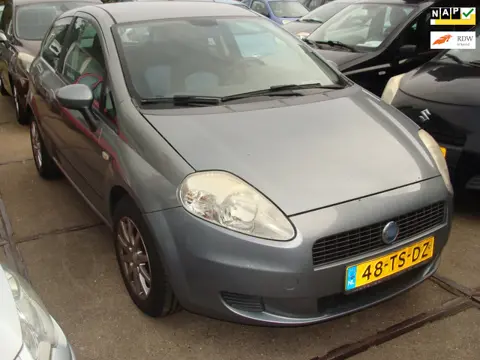 Fiat Grande Punto 1.4-16V Dynamicairco elek pak nap apk