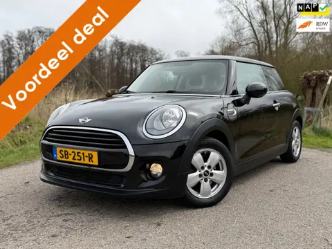 Mini Mini 1.5 Cooper Business / 1e Eigenaar / Navi / Airco / 15" Velgen / 6 Versnellingen / Goed ond