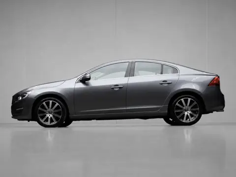 Volvo S60 2.0 T4 Summum Sport (SCHUIFDAK,NAVI,CAMERA,STOEL/STUURVERWARMING,CLIMATE,CRUISE,LED,ELEKTR