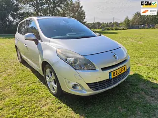 Renault Grand Scénic 2.0 Dynamique 7p. ( Automaat )
