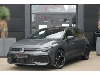 Volkswagen Golf 1.5 eTSI R-Line Edition | 150 PK | DSG | PANO | 360° CAMERA | LED | ACC Sportief, mo