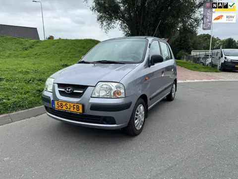 Hyundai Atos 1.1i Active Young Trekhaak D.riem vervangen