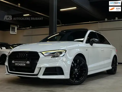 Audi A3 Limousine 1.4 TFSI Sport S Line Pano/Virtual/Carplay/Automaat