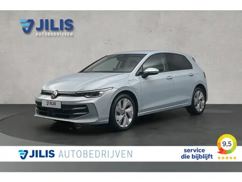 Volkswagen Golf Life plus 1.5 TSI eHybrid | Stoelverwarming | Adaptieve cruise control | Camera