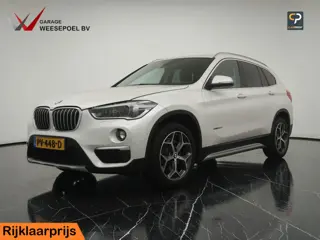 BMW X1 sDrive20i Centennial High Executive Automaat 192PK - Lederen bekleding - Panoramadak - Stoelv