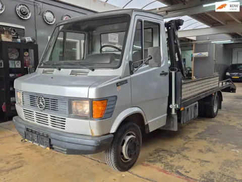 Mercedes-Benz 409D 5 cilinder oprijwagen *belastingvrij*
