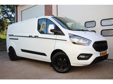 Ford Transit Custom 300 2.0 TDCI L2H1 * 130Pk / Navigatie / Camera / Trekhaak *