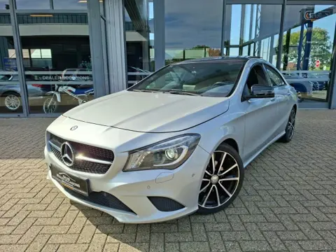 MERCEDES-BENZ CLA-KLASSE 180 AMBITION AUTOMAAT NAVI PANORAMADAK PDC LMV