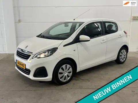 Peugeot 108 1.0 e-VTi Active. Arco Trekhaak stoelverwarming.