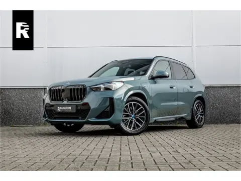 BMW X1 xDrive30e M Sport Pano / Leder / Harman Kardon / 360 camera / Head-up / Massage stoel /