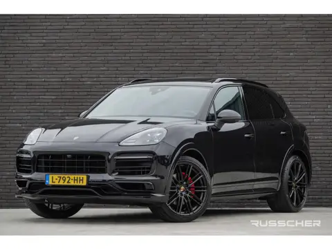 Porsche Cayenne 3.0 E-Hybrid 462Pk | Tech Art | Sport-Design Pakket | Akrapovic | Luchtvering | Pano