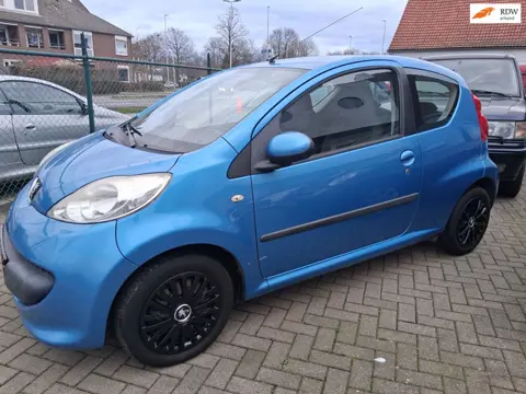 Peugeot 107 1.0-12V XR
