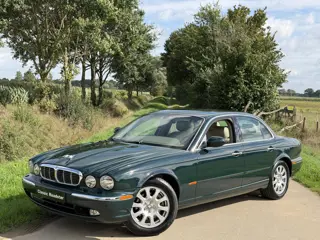 Jaguar XJ X350 3.0 V6, BRITISH RACING GREEN
