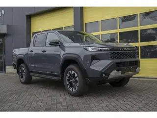 Toyota Hilux Toyota Hilux 2.8 D-4D MHEV Double Cab Style