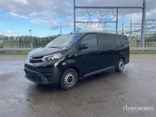 Toyota Proace Verso 2.0 4x2 9-Seat Mini minibus 9-seater