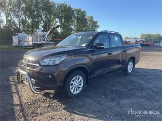SsangYong Musso 2.2 4x4 D Grand 4x4 133 KW Quartz - double c