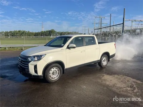 SsangYong Musso 2.2 4x4 D Grand 4x4 133 KW Quartz - double c