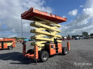JLG 530LRT 4x4 Diesel Scissor Lift (bj 2016)